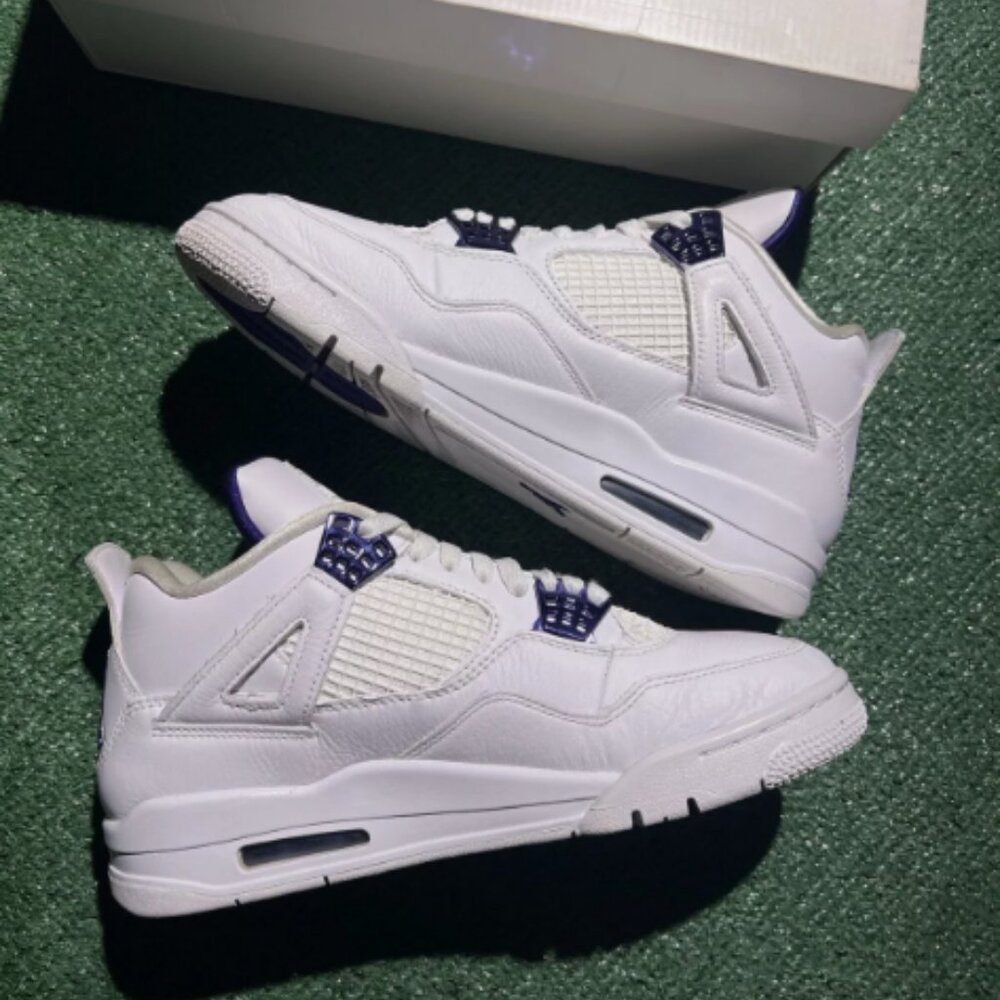 Jordan 4 Retro Mid Purple Metallic